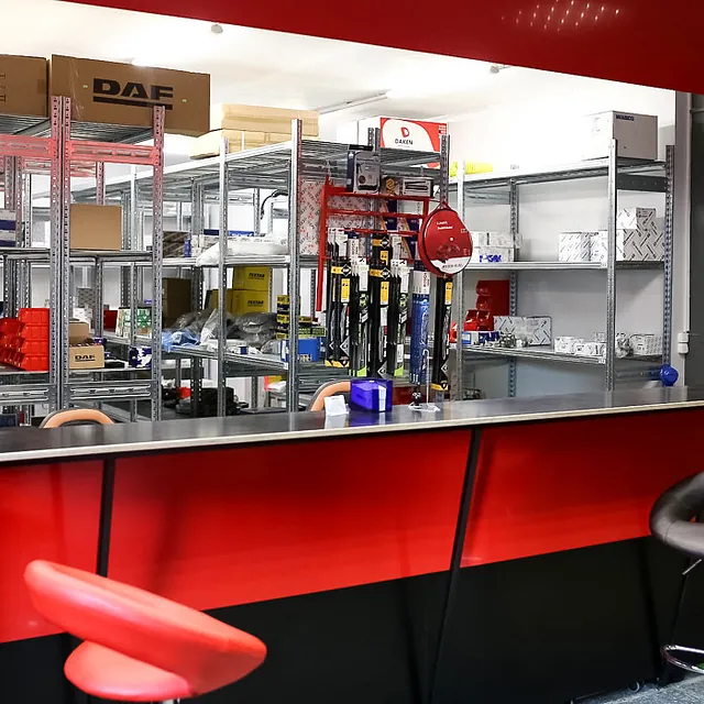 Sunkvežimių detalių parduotuvė